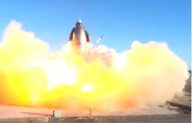 当地时间2020年12月9日，SpaceX发射的“星舟”SN8原型机在测试任务中爆炸。图片来源：SpaceX官网视频截图