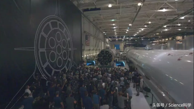 马斯克公布BFR的火箭-飞船联合体，201