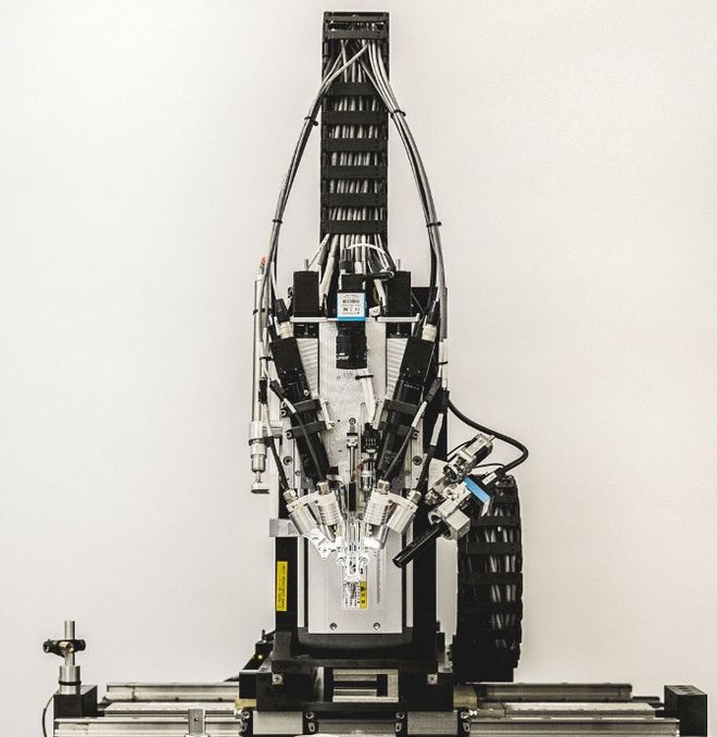 Neuralink2019年发布的缝纫机器人