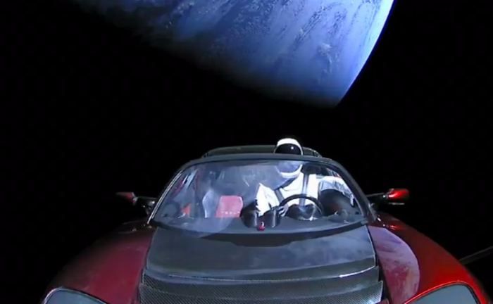 硅谷钢铁侠ElonMusk的写照：每天醒来，都